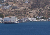 Όρμος (ή Γιαλός) – το λιμάνι της Ίου... Όρμος (ή Γιαλός) – το λιμάνι της Ίου...