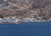 Όρμος (ή Γιαλός) – το λιμάνι της Ίου... Όρμος (ή Γιαλός) – το λιμάνι της Ίου...